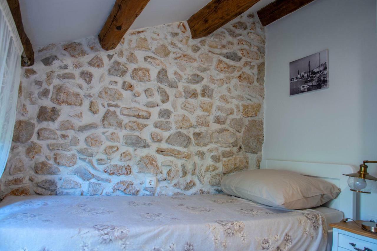 Traditional Stone House St.Anton Malinska Kültér fotó
